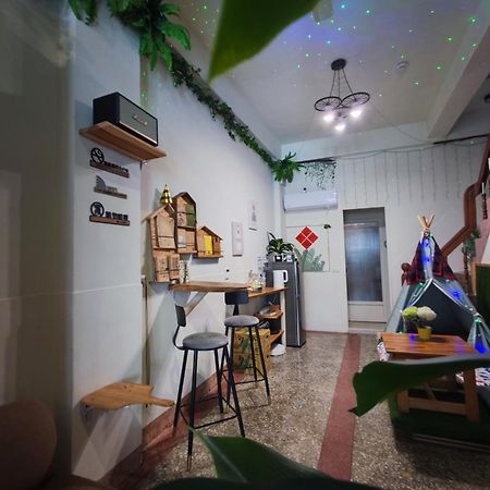 棚棚屋室內帳篷民宿inn เกาสง ภายนอก รูปภาพ