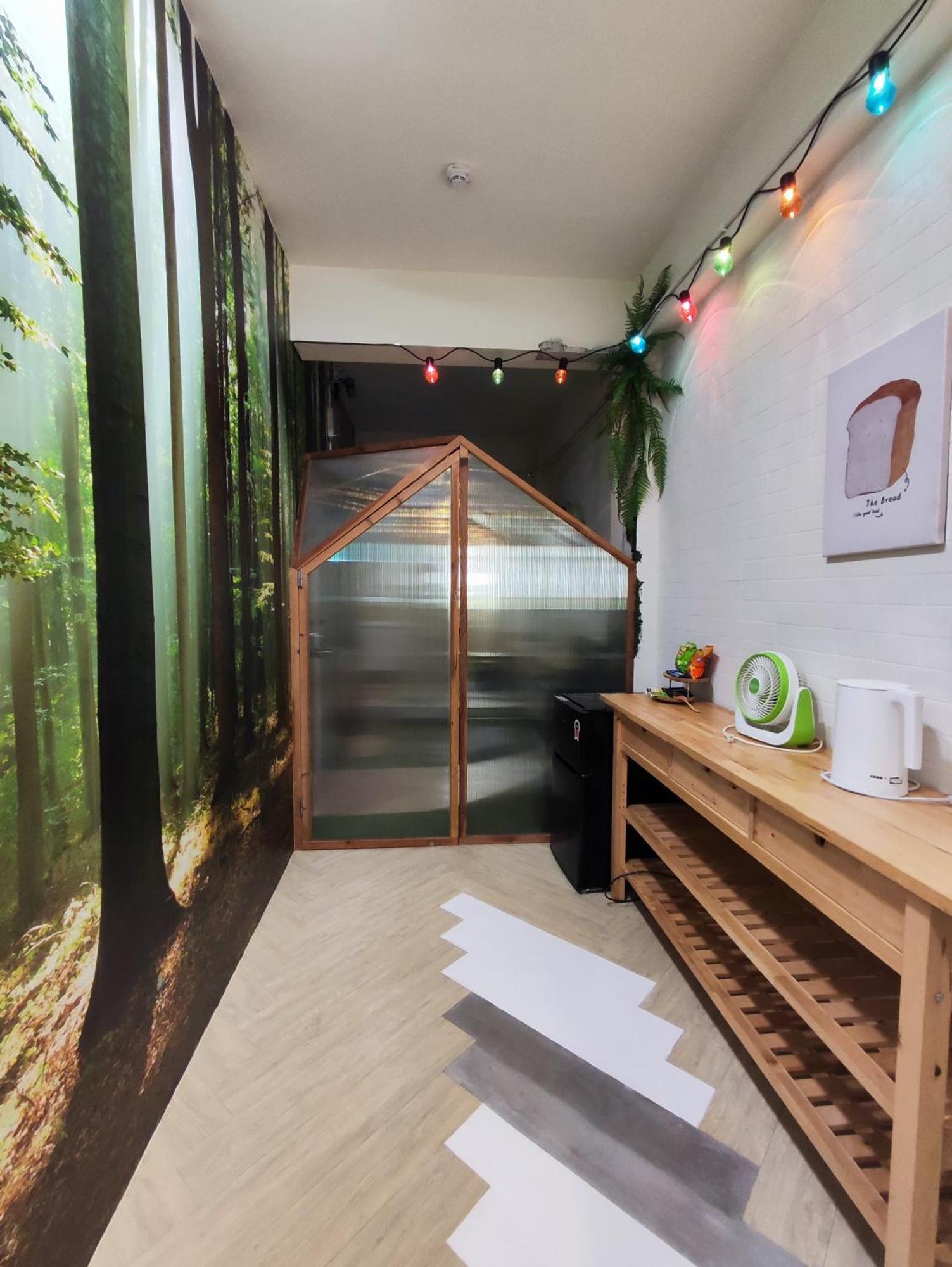 棚棚屋室內帳篷民宿inn เกาสง ภายนอก รูปภาพ