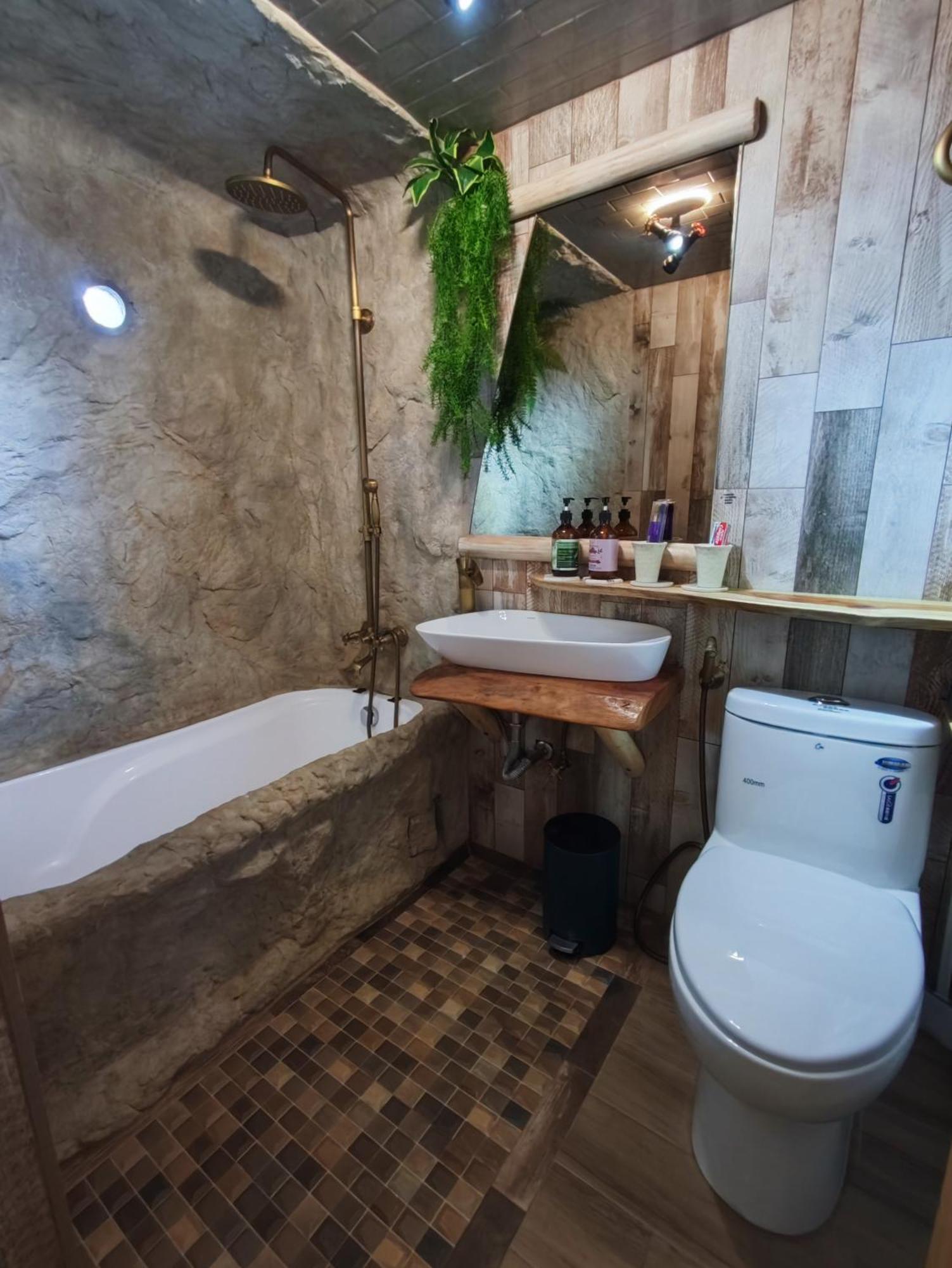 棚棚屋室內帳篷民宿inn เกาสง ภายนอก รูปภาพ