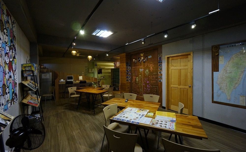 棚棚屋室內帳篷民宿inn เกาสง ภายนอก รูปภาพ
