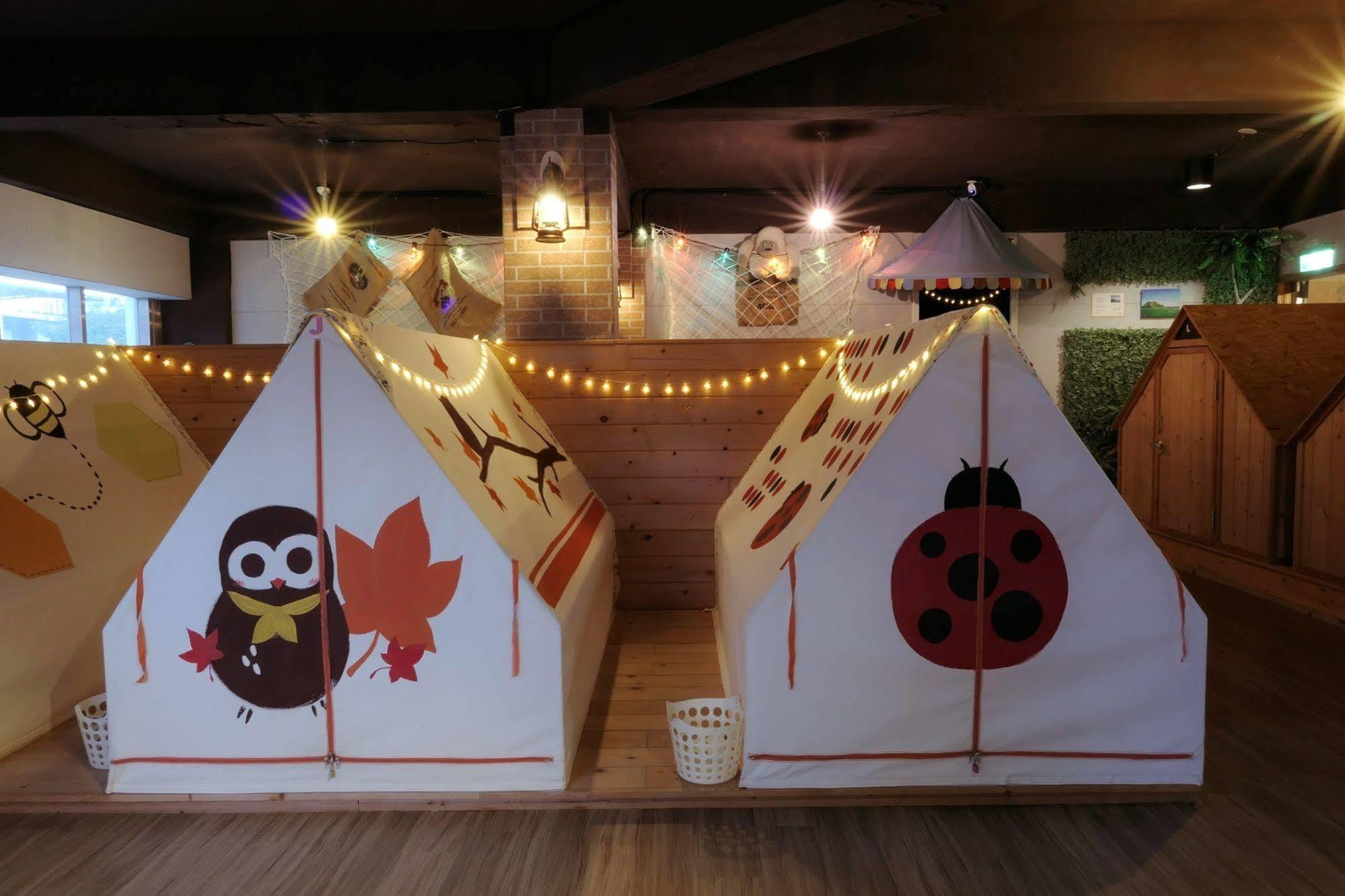 棚棚屋室內帳篷民宿inn เกาสง ภายนอก รูปภาพ